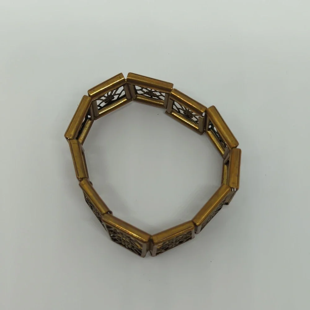 Vintage Filigree Floral Panel Stretch Bracelet and Matching Earrings - Picture 3 of 11